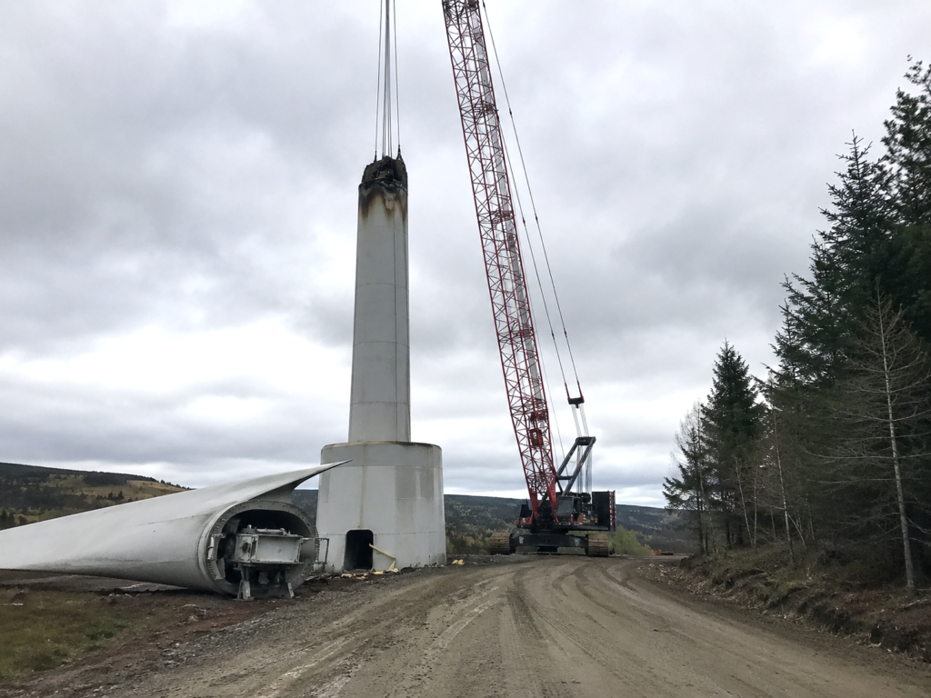 Wind Turbine being decommissioned 